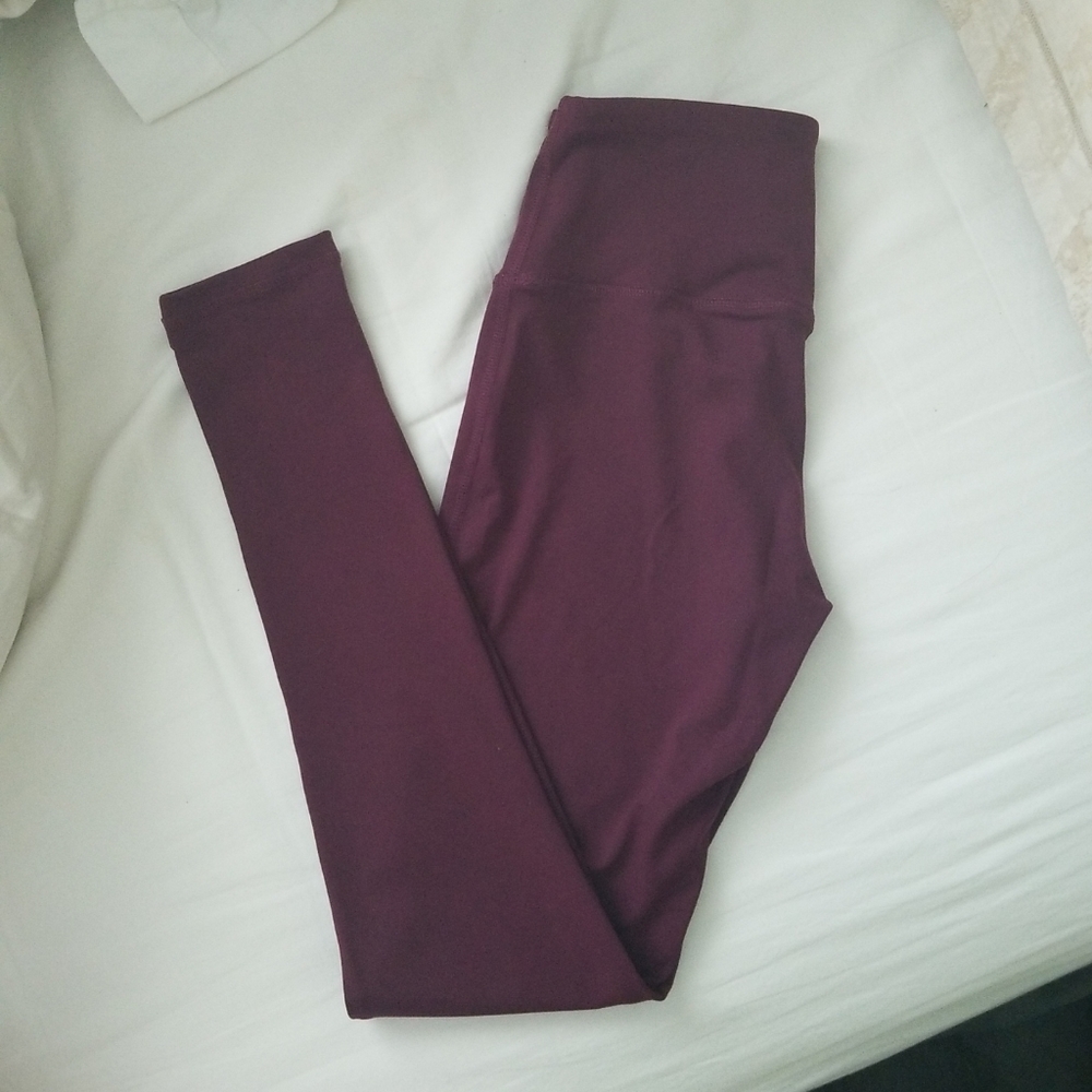 (SOLD) 💜Queenieke Leggings - Size XS